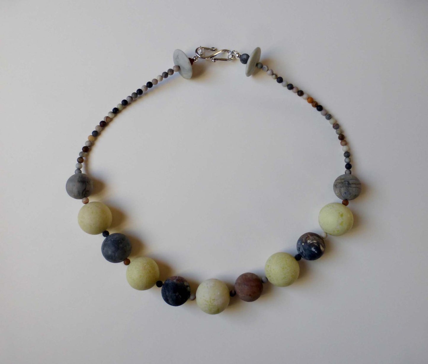 Necklace in picasso, jasper, serpentine