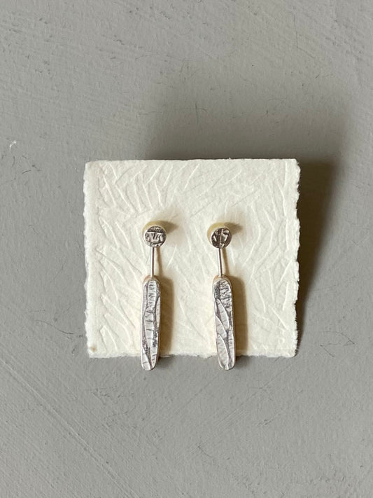 Boxy oval stud earrings