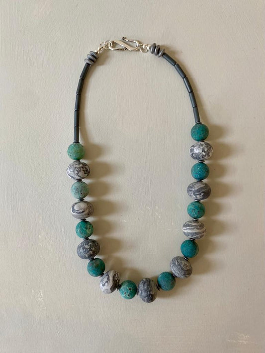 Necklace in haematite, map stone, jasper, cuprite, chrysocolla
