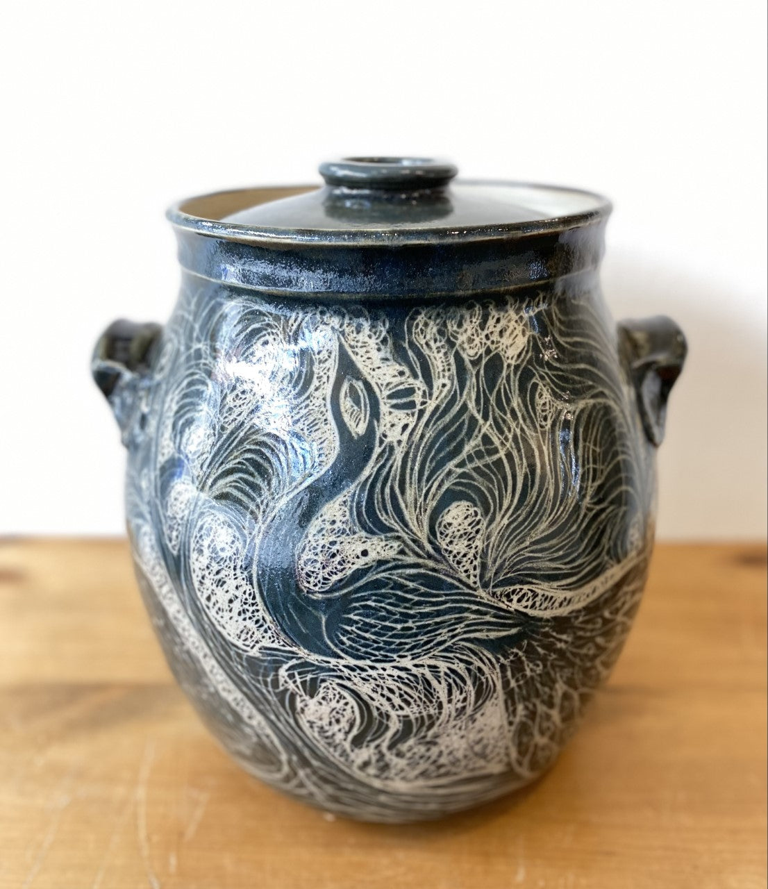 Lidded large crock, sgraffito, navy blue/cream, grey green