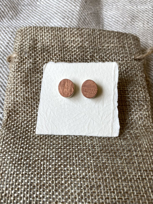 Oval box stud earrings, copper front, brass sides, silver back